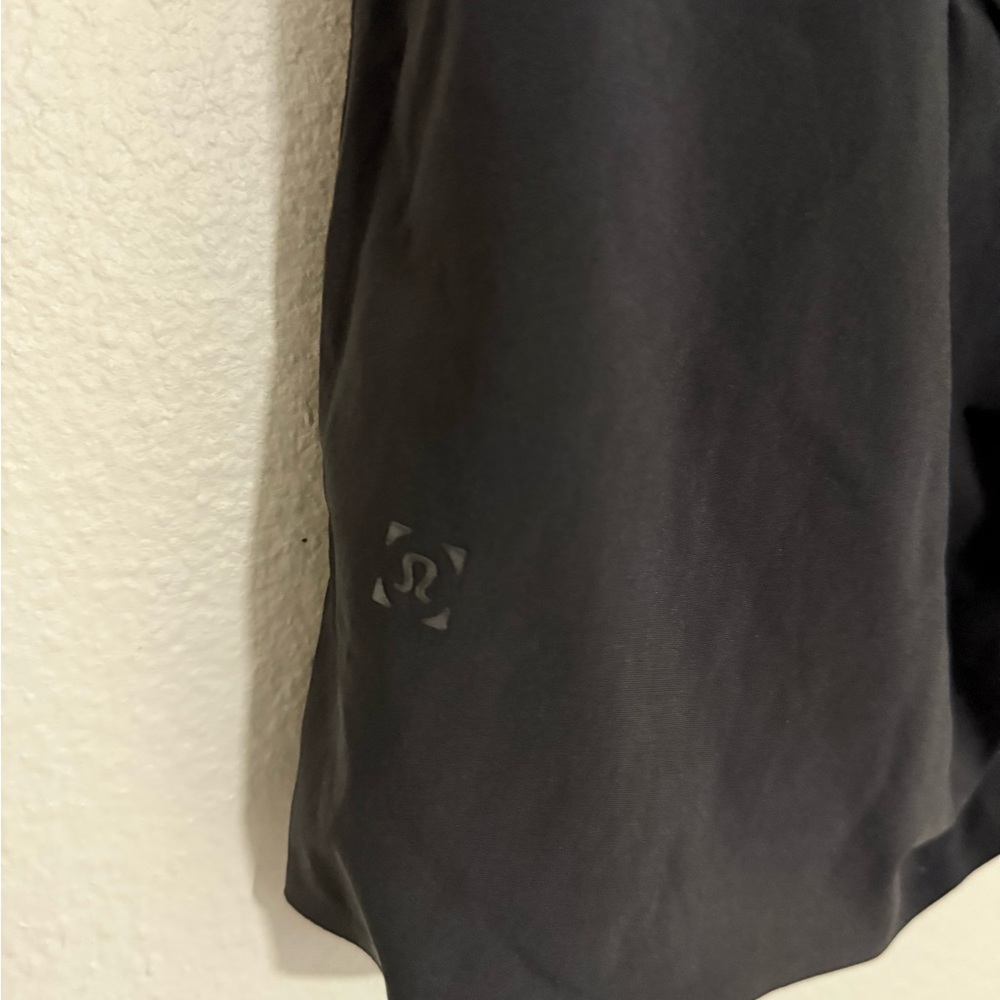 lululemon athletica Men's Black Athletic Shorts - Picture 4 of 5